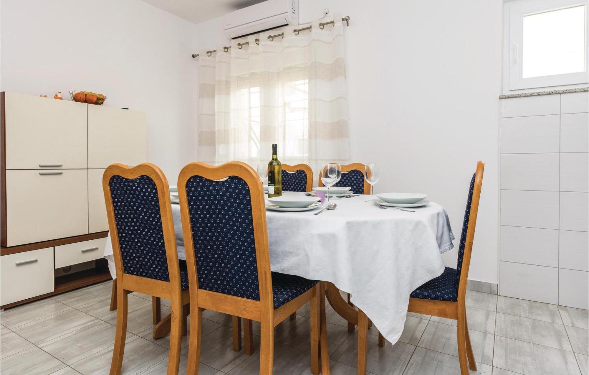 Stunning Home In Zadar With Kitchen Rom bilde